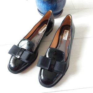 NWOT Badgley Mischka Patent Leather Bow Loafers